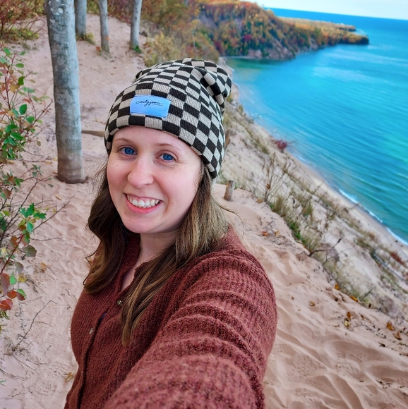 Meet your Posher, Emily - Picture 1 of 1